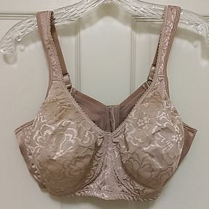 Playtex 18 Hour Ultimate Lift & Support Bra 44D